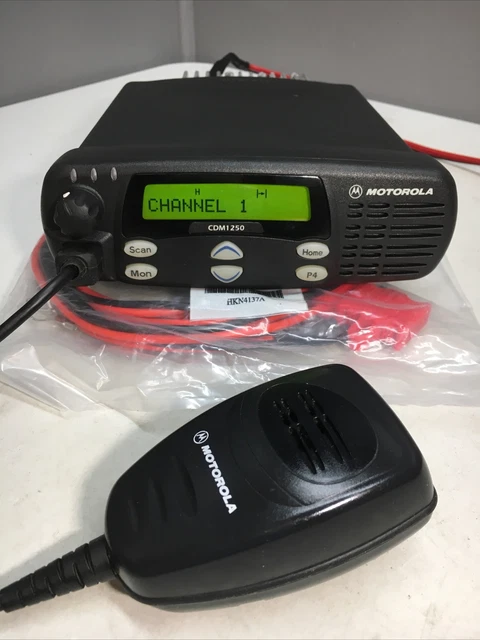 Motorola CDM1250 LOW BAND 29.7-36MHz 64ch 60 watt mobile radio AAM25BKD9AA2AN