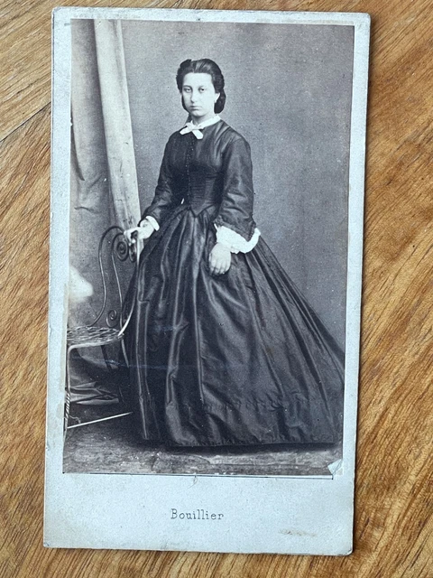 Carte De Visite Photo Ancienne (CDV) – Portrait Femme Mode, Vers 1860-1890