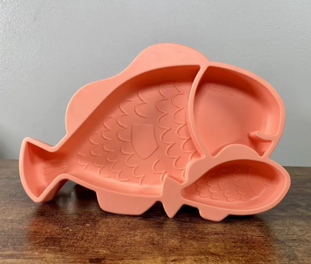 https://www.picclickimg.com/PwYAAOSw7K5ksy-Z/Fish-Shape-Non-Slip-Silicone-Suction-Plate-Bowl-for.webp