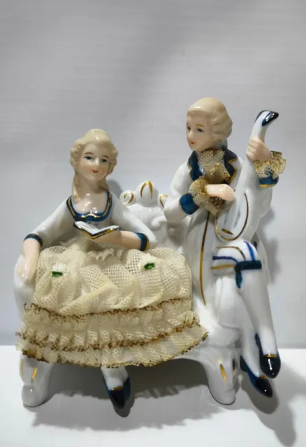 Ancienne Figurine en porcelaine vintage représentant un couple
