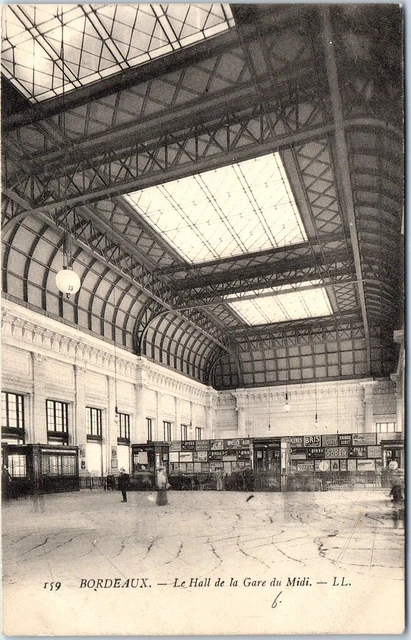 33 BORDEAUX -- le hall de la gare du midi