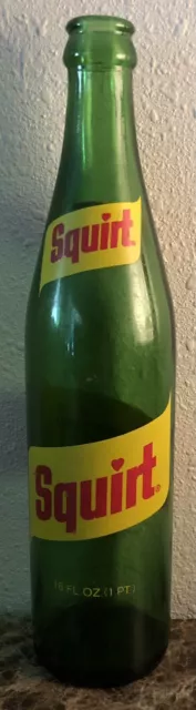 Vintage Squirt 16 fl oz Bottle 1976 Green Glass Soda 1 Pint 11” Tall Free Ship 2