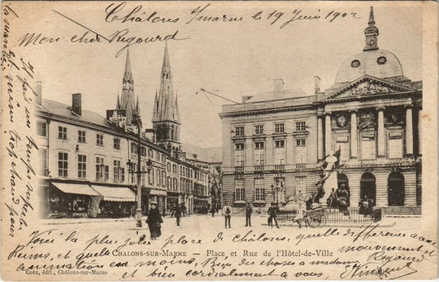 CPA CHALONS-sur-MARNE - Place et rue de l'Hotel de Ville (126147)