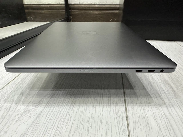Apple MacBook Pro Retina 13,3" 2016 512 GB SSD 16 GB RAM 2,9 GHz Core i5 grigio siderale 7