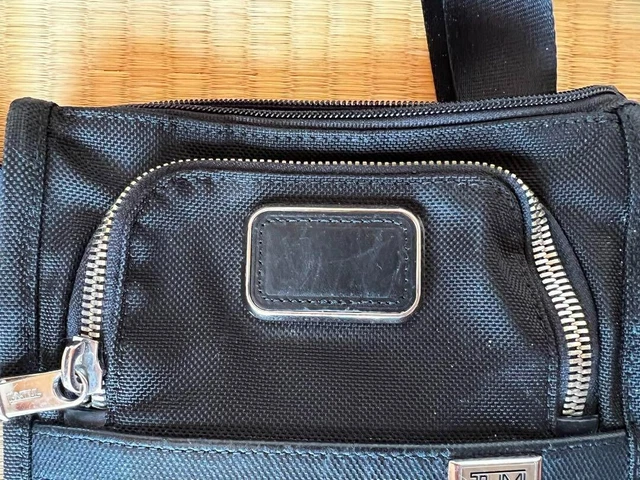 TUMI - Alpha 3 Small Pocket Crossbody Bag Black-Used JAPAN 3