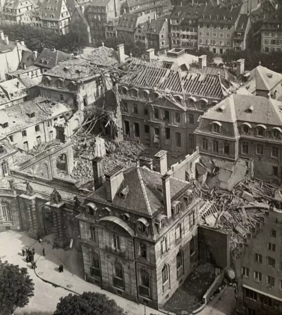 Old Hotel Strasbourg Bombed After A Photograph (28)