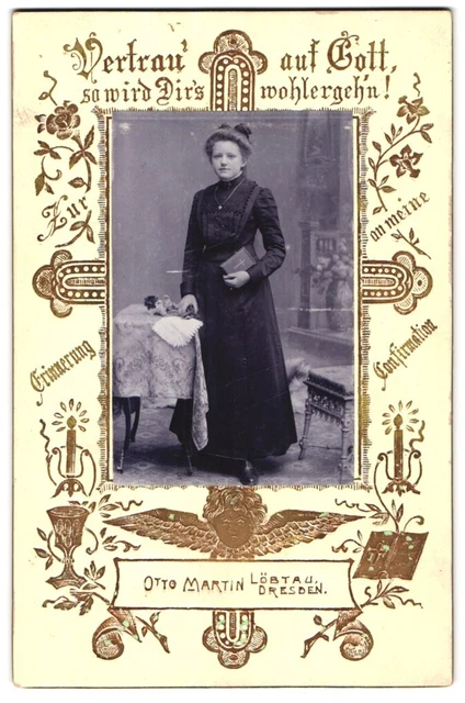 Fotografie Otto Martin, Dresden-Löbtau, Portrait junge Dame im Kleid mit Gebets