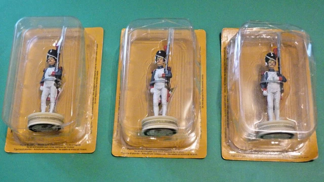 24 petits soldats de plomb peints à la main