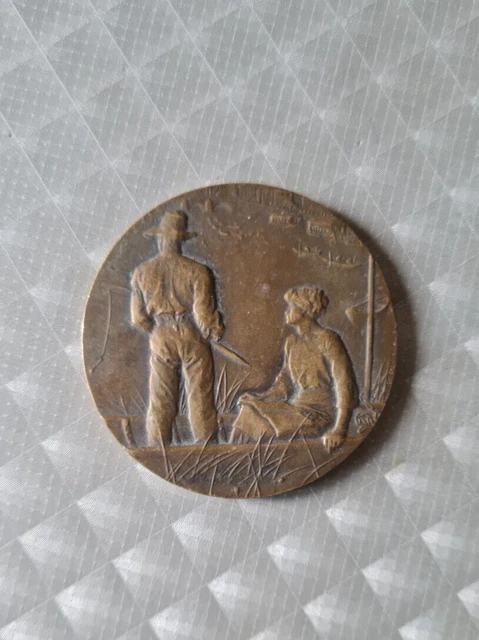 Médaille Bronze Fermière Signée Rasumny - Non Attribuée - Vierge Diam 40 Mm