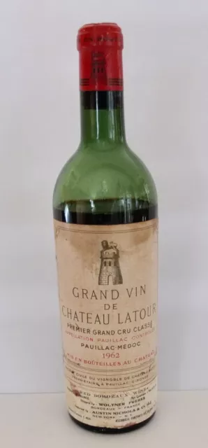 1962 Grand Vin De Chateau Latour Bottle With Unbroken Seal - Empty Of Wine
