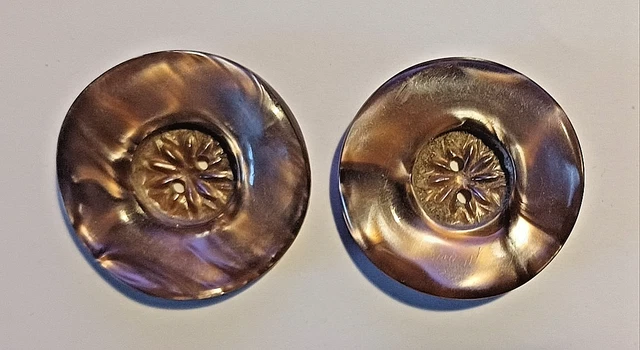 Lot De Boutons Anciens En Véritable Nacre – Diamètres 1,4 à 2,5 Cm – Occasion