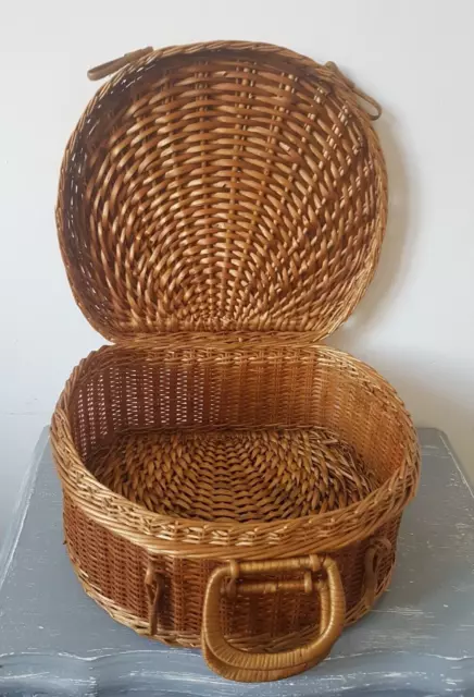 Vanity valisette en osier vintage Vanity case in wicker