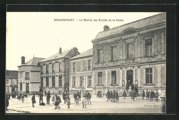 CPA Bessancourt, la Mairie, les Ecoles et la Poste