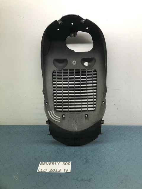 Carena Griglia Radiatore Piaggio Beverly Ie 300 Led  2011 2016