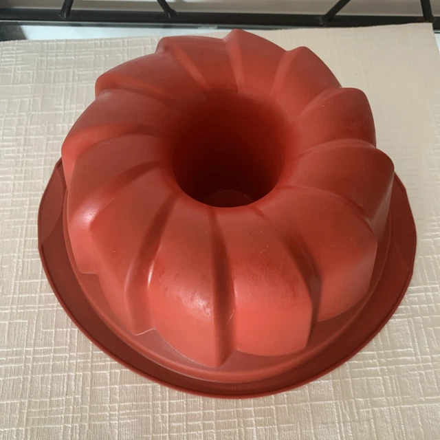 Feuille à rebord silicone tupperware neuf - Arts de la table
