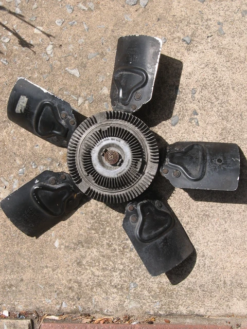 Fan Blade & Clutch Assembly 19" Cooling  350 Cu. In. Buick Olds Diesel 22511036
