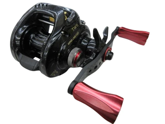 DAIWA 15 TATULA HLC 7.3R-TW. Scratches present, but