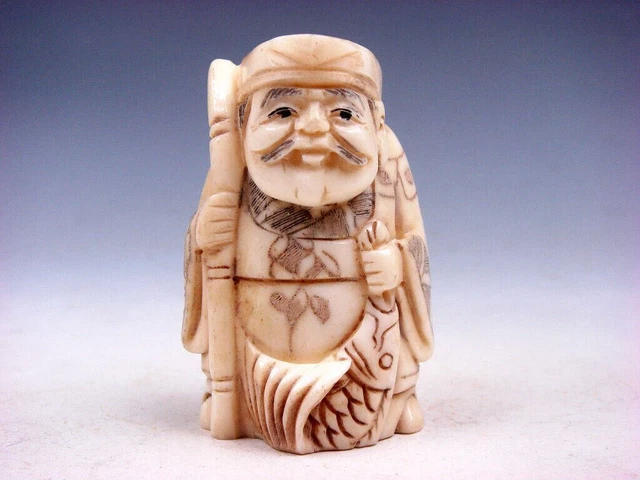 Japanese Highly Detailed Hand Carved Netsuke Fisherman Holds Pole Fish #01182302