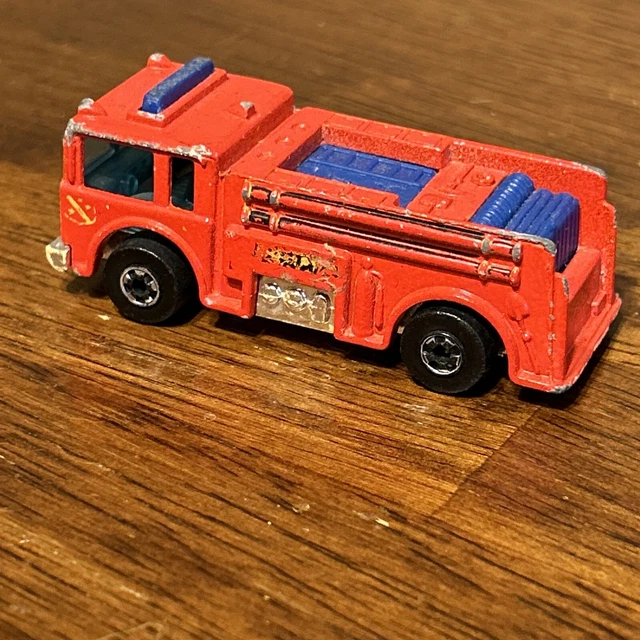 VINTAGE HOT WHEELS Fire Eater Fire Truck 51 made in Hong Kong 1976 7.