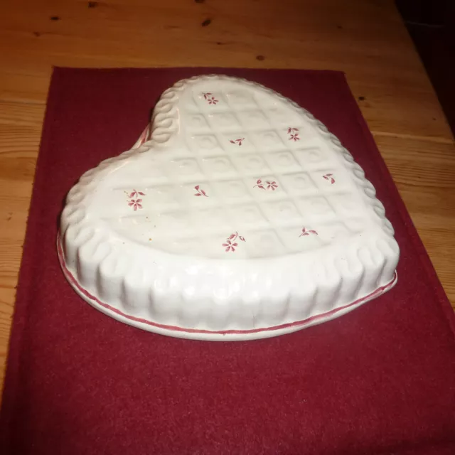 Alte  Kuchenform / Backform Herz  aus Keramik weiß, schöne Dekoform