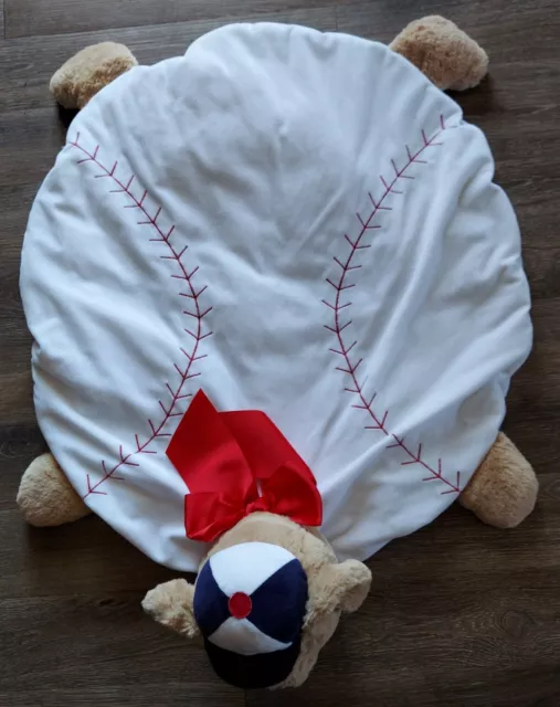 "Bearington Baby Slugger Bebé Relleno Bebé Alfombra Vientre Tiempo Amoroso 24""x24"