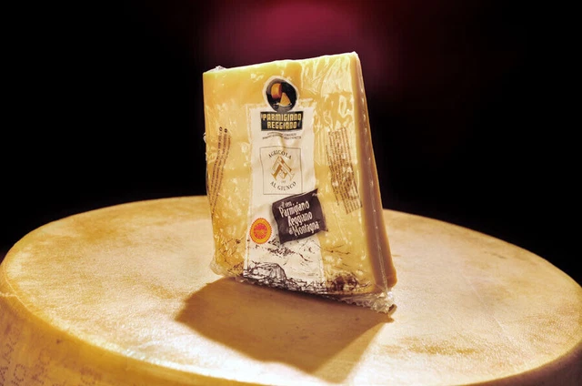 Sommer pause beendet!  ca501gr Parmigiano Reggiano Montagna Parmesan stückerl
