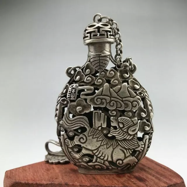 Chinese ancient Tibetan silver snuff bottle hand-carved Chinese dragon pattern