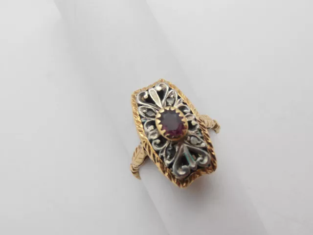 Anello retrò in Oro Giallo e Bianco 18 Kt (750) con Rubino e Zaffiri bianchi