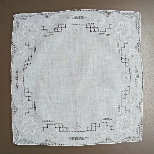 Vintage Art Deco Drawn Thread Embroidered White Linen Ladies Hanky /Handkerchief