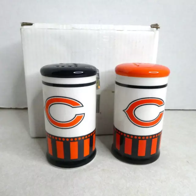 Chicago Bears Salt and Pepper Shakers Vintage With Box SP15-50