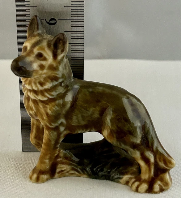VINTAGE WADE ALSATIAN German Shepherd Dog Match Striker 6cm Collectors
