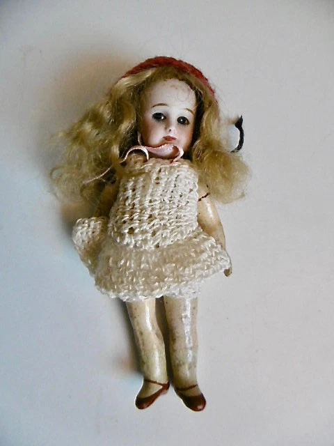 Ancienne Poupée Lilliputienne Articulée En Biscuit – XIXe, Fabrication Allemande