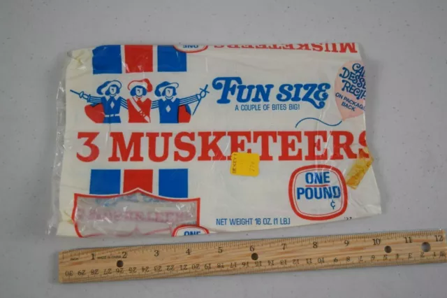 3 Musketeers Vintage Red White Blue 1 pound fun size candy bar bag