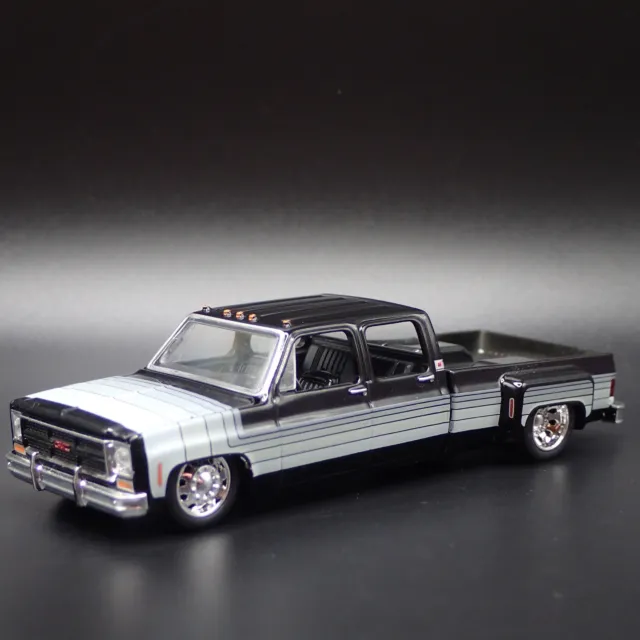 1976 76 Gmc Dually Squarebody Pickup Truck 1/64 Scale Diorama Diecast Model Car