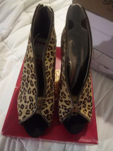 CARLOS SANTANA Veruca Leopard Cheetah High Heels Pumps Sz  10