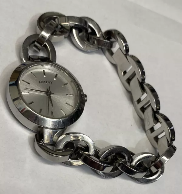 Women DKNY 28mm Watch Silver Tone Chain Link Bracelet New Battery Excellent Cond