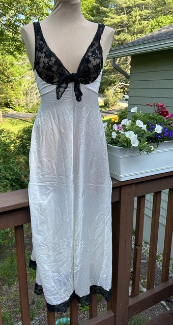 VTG Full Length Slip Lingerie sz XS Ivory Soft Nylon Black Lace Trim/ Bust