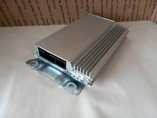 OEM 07-12 Jeep Dodge Infinity Audio Stereo Radio AMP Amplifier 05091012AG