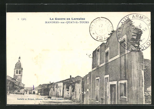 CPA Mandres-aux-Quarte-Tours, street view with destroyed Häsuern
