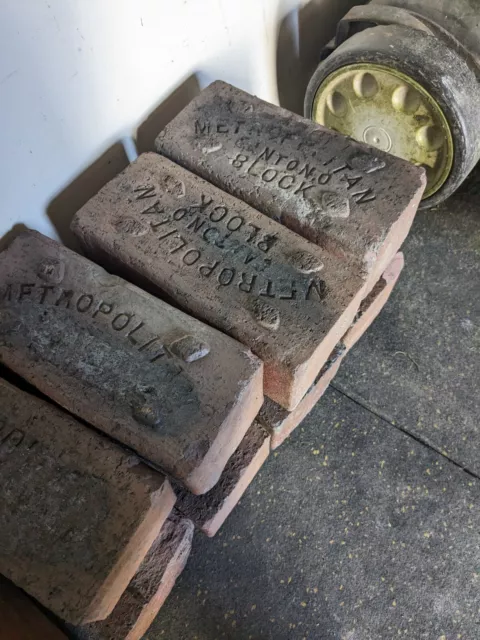 200 or more historical metropolitan Clayton red clay bricks