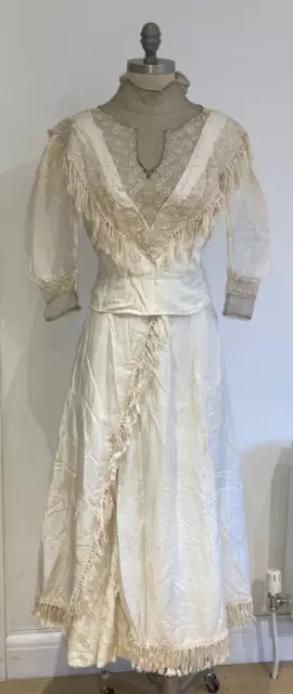 Antico abito da sposa 1918, calze, velo, camice da sposo, foto ecc.