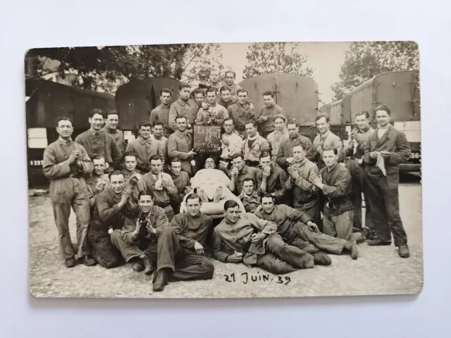 cpa Photo JUIN 1939 MILITAIRES SOLDATS du 27e Régiment Camions Mort du Père Cent