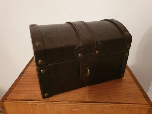 Caja De Madera Revestida De Cuero De Colección