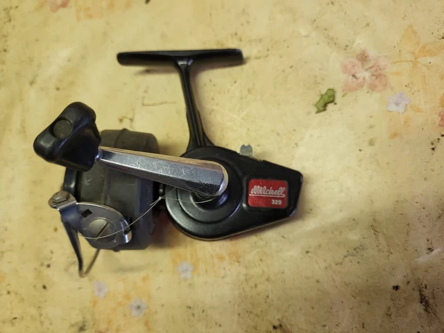 Moulinet De Pêche Mitchell Garcia 320 Ou 324 - Plaque Latérale #81245 - Ancien Stock NEUF (état Occasion)