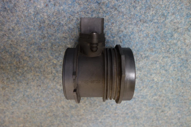 Used Bosch MAF Sensor 0280217515 – Fits 1998-2006 Mercedes Benz V6 Models (C/E/CLK/ML/S/SLK)