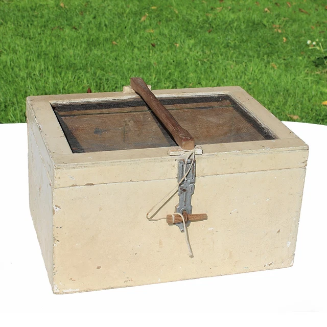 Petit Garde-manger Ancien En Bois Et Grillage - Déco Ferme, Chalet - 34x29x26 Cm