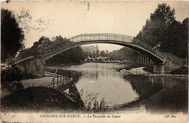 CPA CHALONS-sur-MARNE - La Passerelle du Canal (363742)