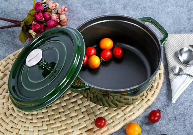 Green Cast Iron Casserole Round 24cm porcelain Enamel Pot Dutch Oven Pan 4L