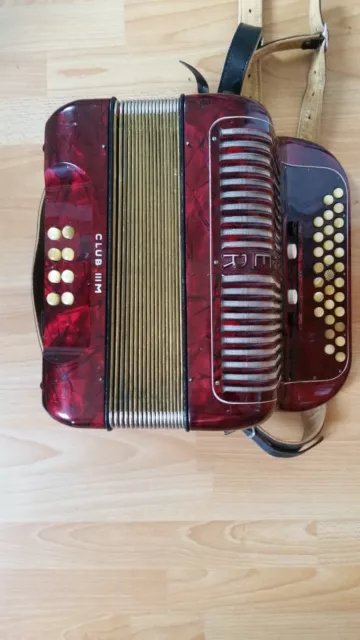 Hohner Akkordeon CLUB III M