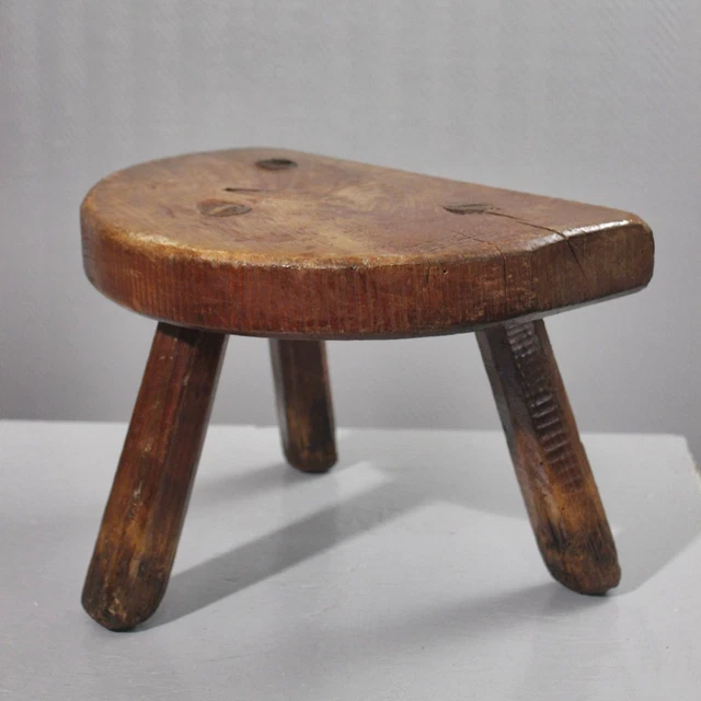 Tabouret Tripode Vintage En Bois - Art Populaire - Hauteur 37 Cm - Marron
